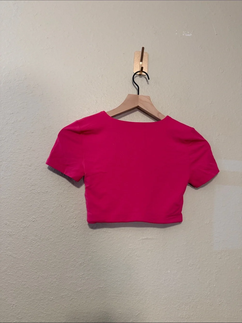 Babaton Contour Crop Top Hot Pink Size Small